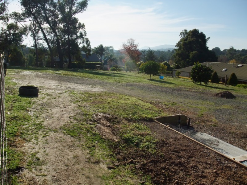 8 Read Road, Seville VIC 3139