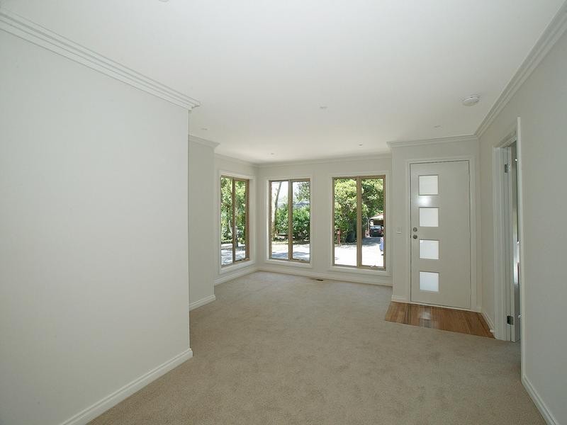 2/21 Turkeith Crescent, Croydon North VIC 3136