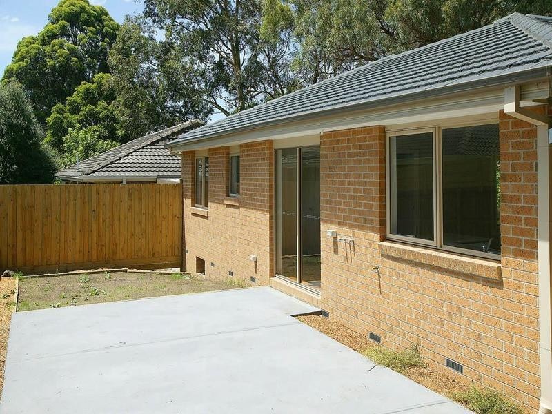 2/21 Turkeith Crescent, Croydon North VIC 3136