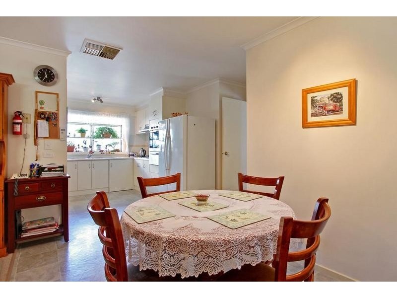 12 Leeds Drive, Kilsyth South VIC 3137