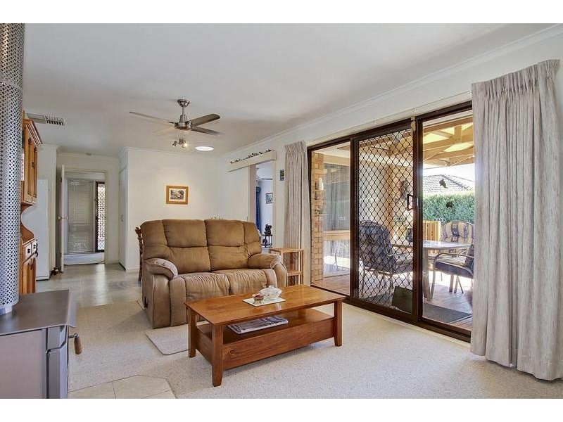 12 Leeds Drive, Kilsyth South VIC 3137
