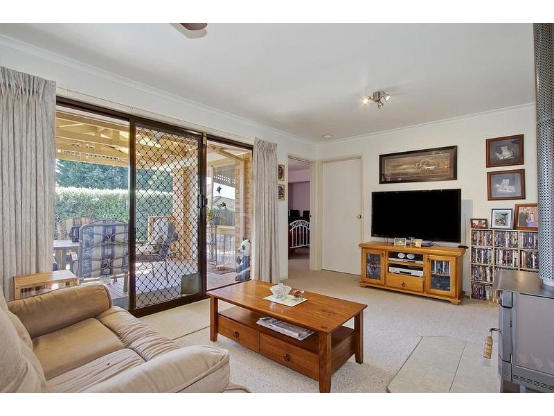12 Leeds Drive, Kilsyth South VIC 3137