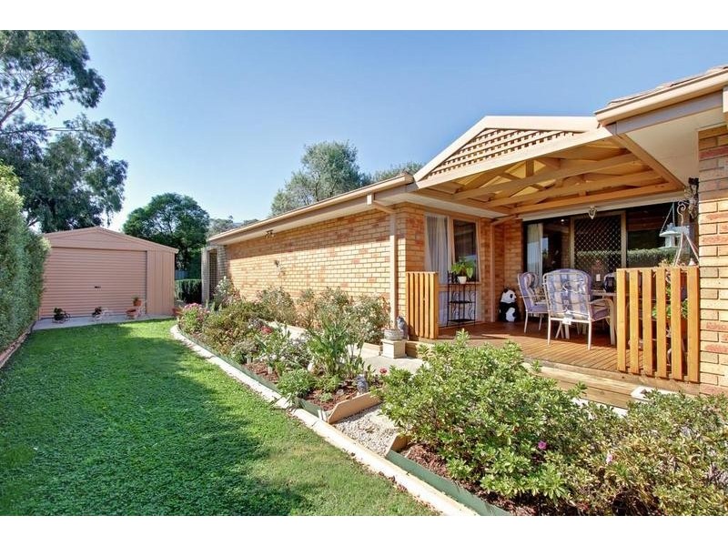 12 Leeds Drive, Kilsyth South VIC 3137