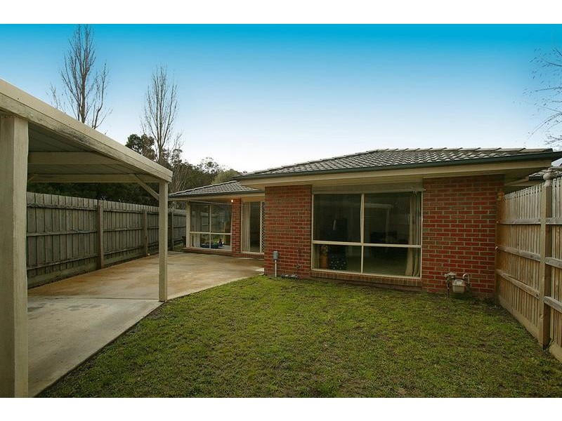 39 Grierson Drive, Kilsyth VIC 3137