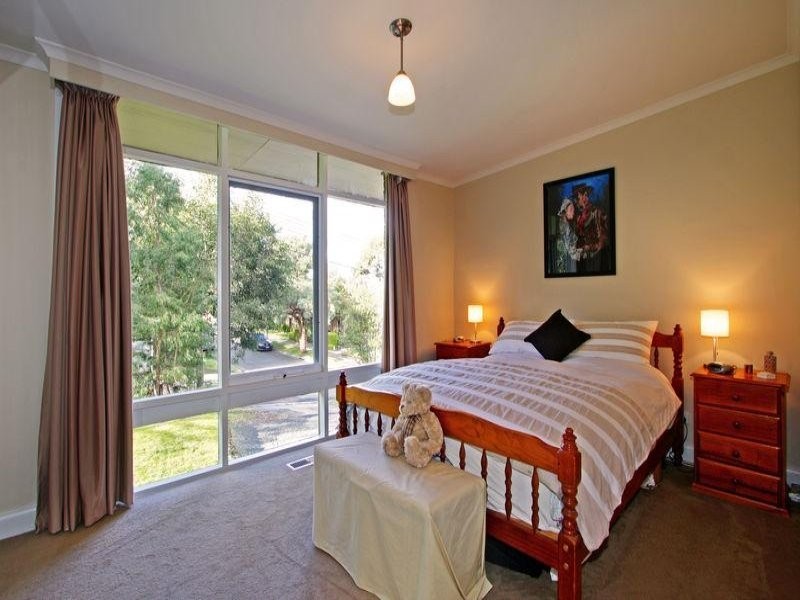 18 Sunset Drive, Heathmont VIC 3135