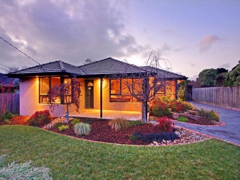 17 Birkenhead Drive, Kilsyth VIC 3137