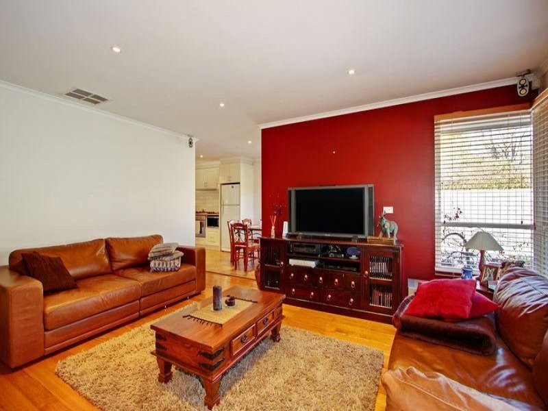 17 Birkenhead Drive, Kilsyth VIC 3137