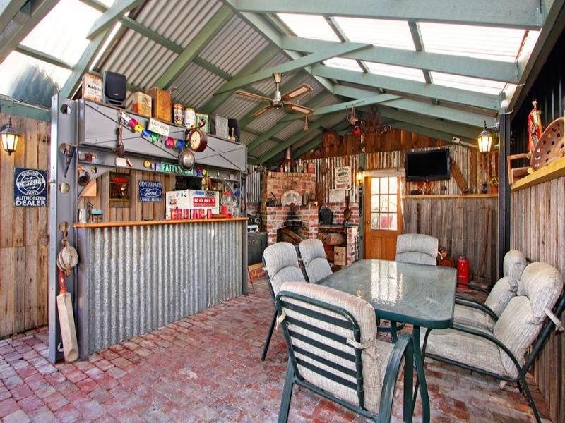 17 Birkenhead Drive, Kilsyth VIC 3137