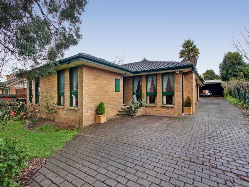 12 Faraday Road, Croydon South VIC 3136