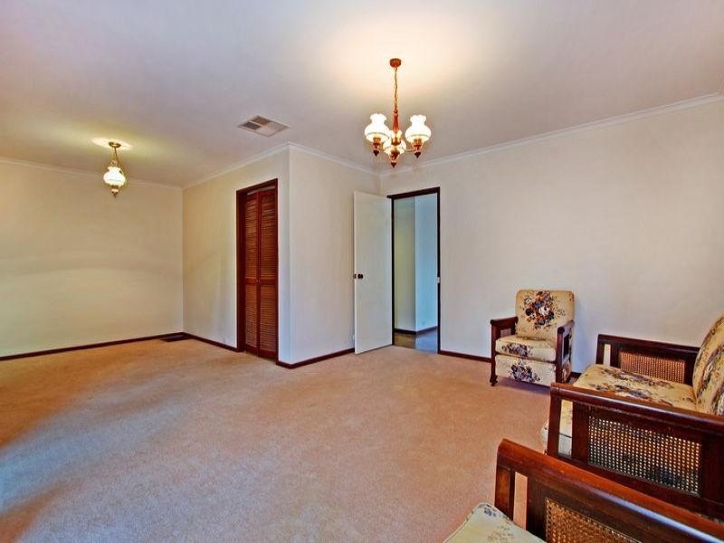 12 Faraday Road, Croydon South VIC 3136