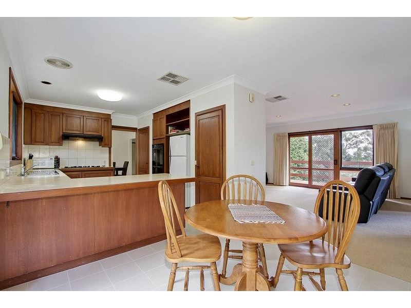 404 Sheffield Road, Montrose VIC 3765