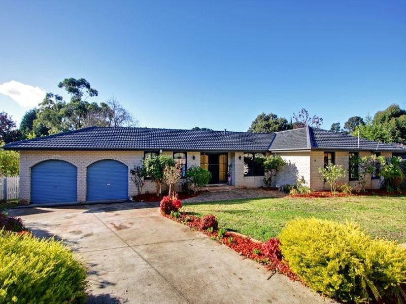 15 Rollington Drive, Ringwood VIC 3134