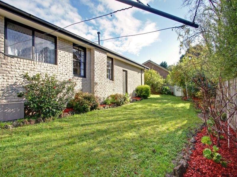 15 Rollington Drive, Ringwood VIC 3134