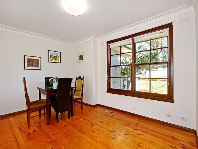 15 Rollington Drive, Ringwood VIC 3134