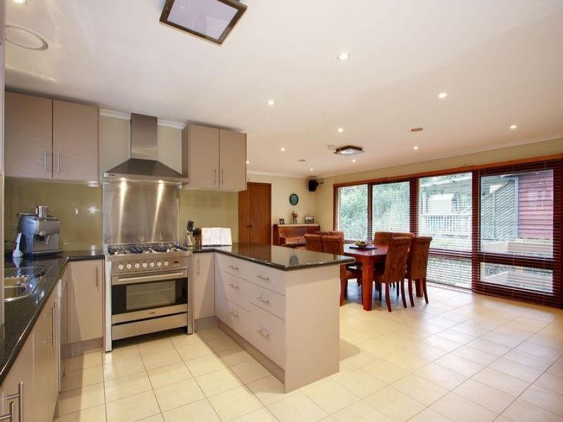 15 Gordon Avenue, Montrose VIC 3765