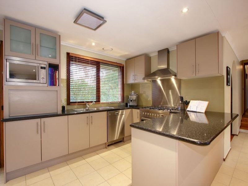 15 Gordon Avenue, Montrose VIC 3765