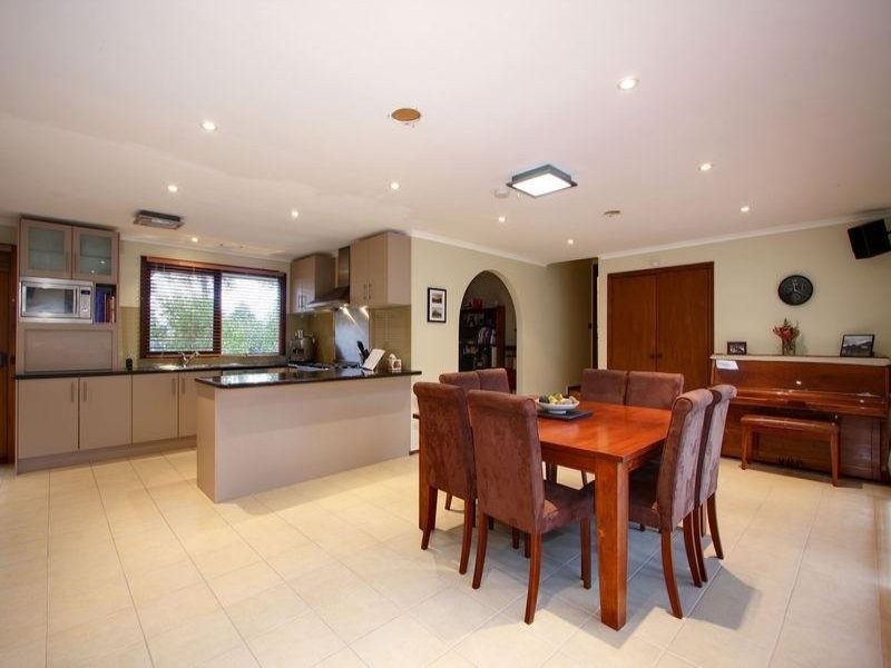 15 Gordon Avenue, Montrose VIC 3765