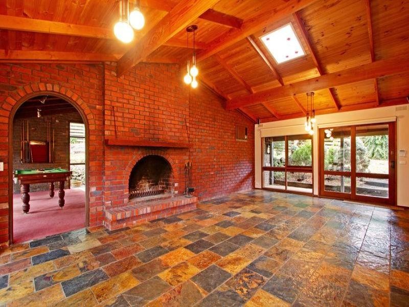 7 Oaktree Close, Mooroolbark VIC 3138