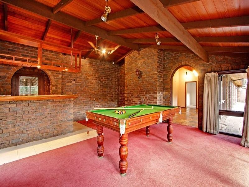 7 Oaktree Close, Mooroolbark VIC 3138