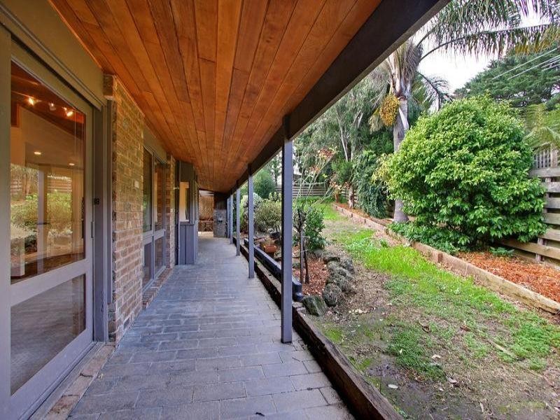 7 Oaktree Close, Mooroolbark VIC 3138