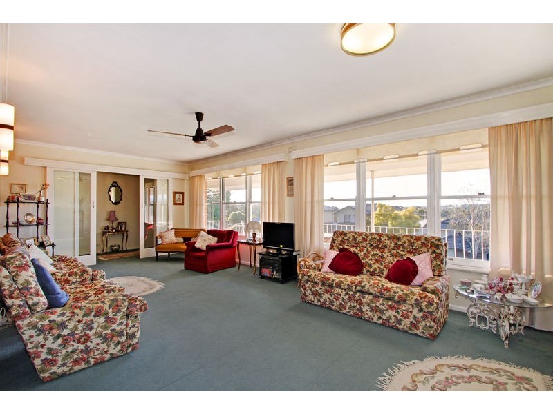 25 Mount View Parade, Mooroolbark VIC 3138