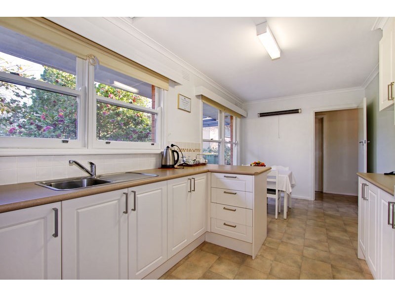 25 Mount View Parade, Mooroolbark VIC 3138