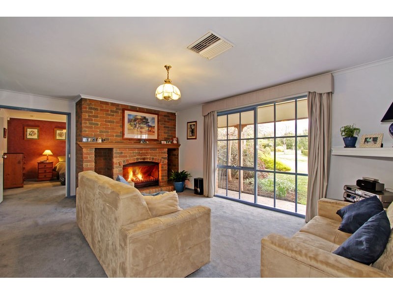 63 Alpine Way, Kilsyth VIC 3137