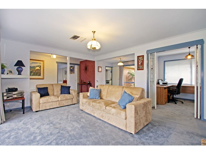 63 Alpine Way, Kilsyth VIC 3137