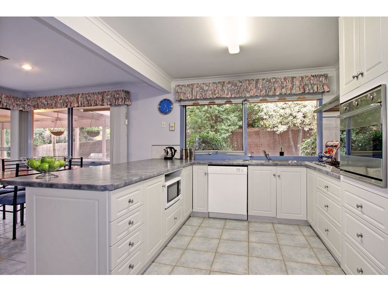 63 Alpine Way, Kilsyth VIC 3137