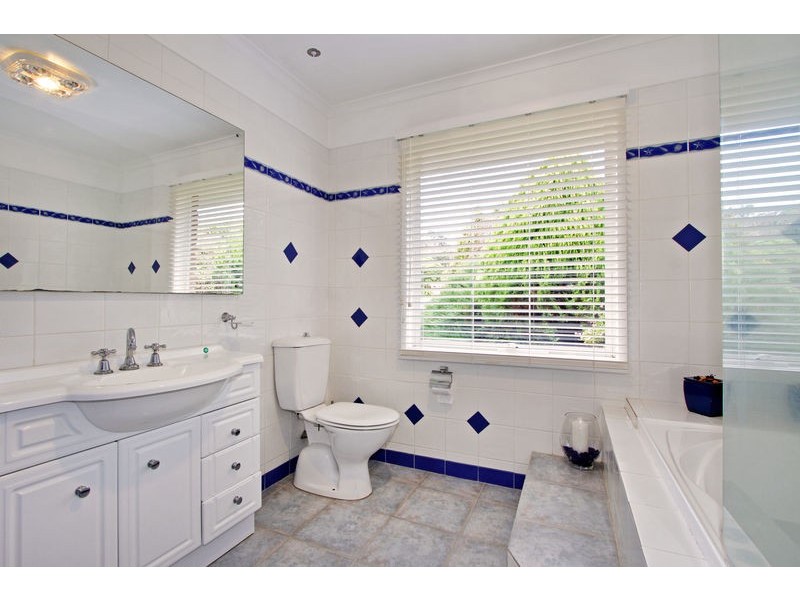 63 Alpine Way, Kilsyth VIC 3137