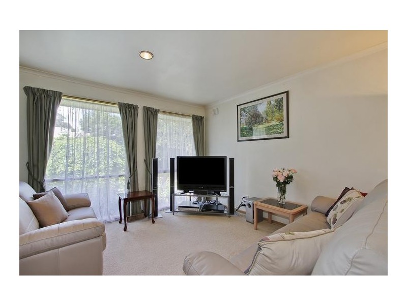 29 Wyuna Walk, Mooroolbark VIC 3138