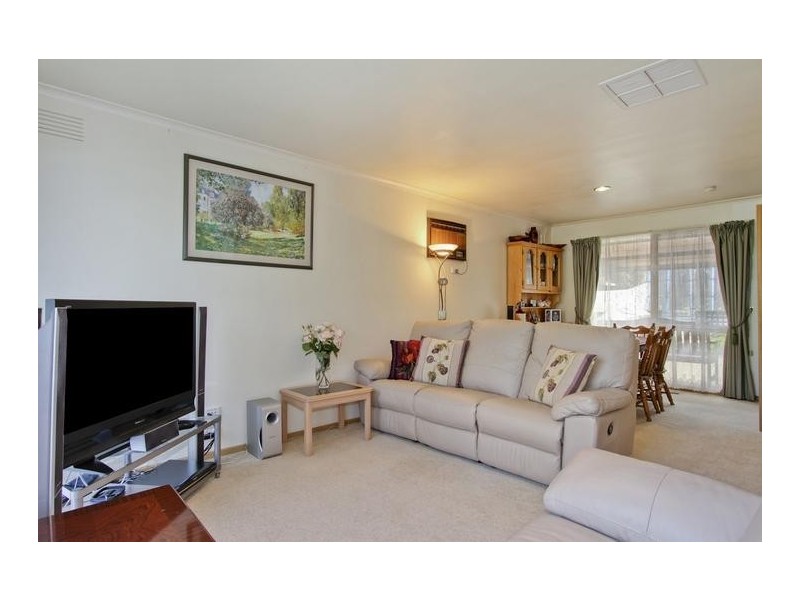 29 Wyuna Walk, Mooroolbark VIC 3138