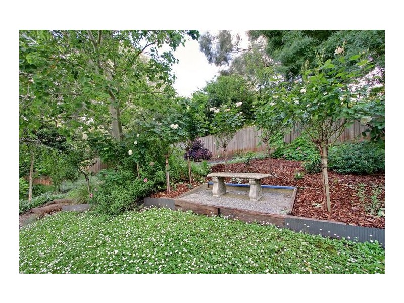 29 Wyuna Walk, Mooroolbark VIC 3138