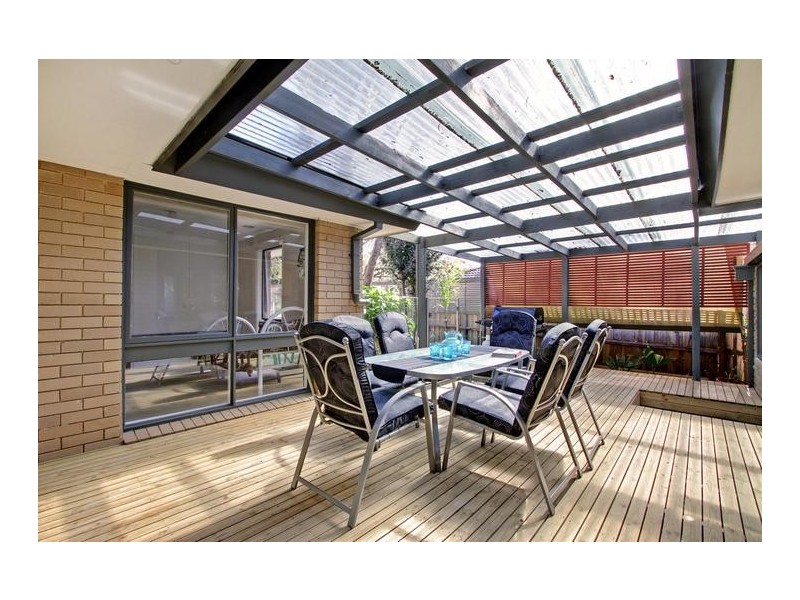 8 The Avenue, Montrose VIC 3765