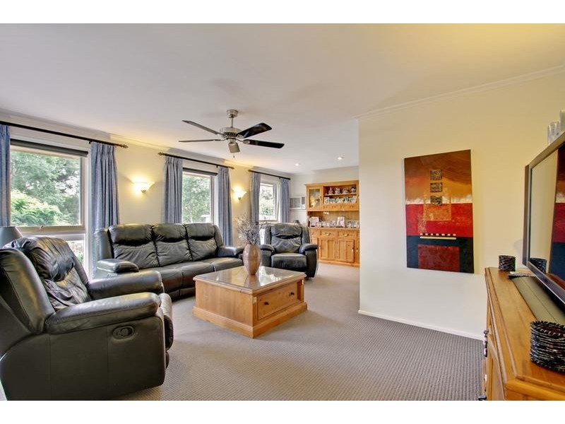 49 Stephen Avenue, Montrose VIC 3765