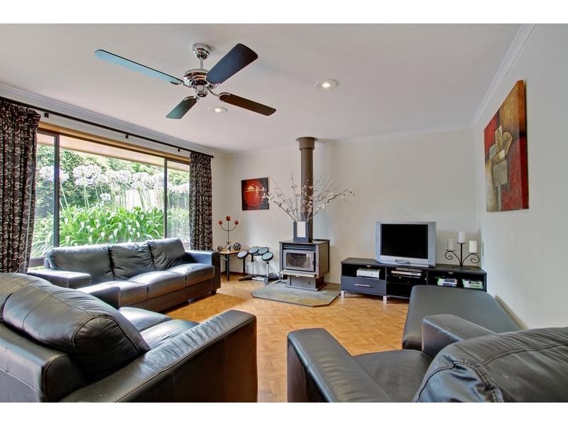 49 Stephen Avenue, Montrose VIC 3765