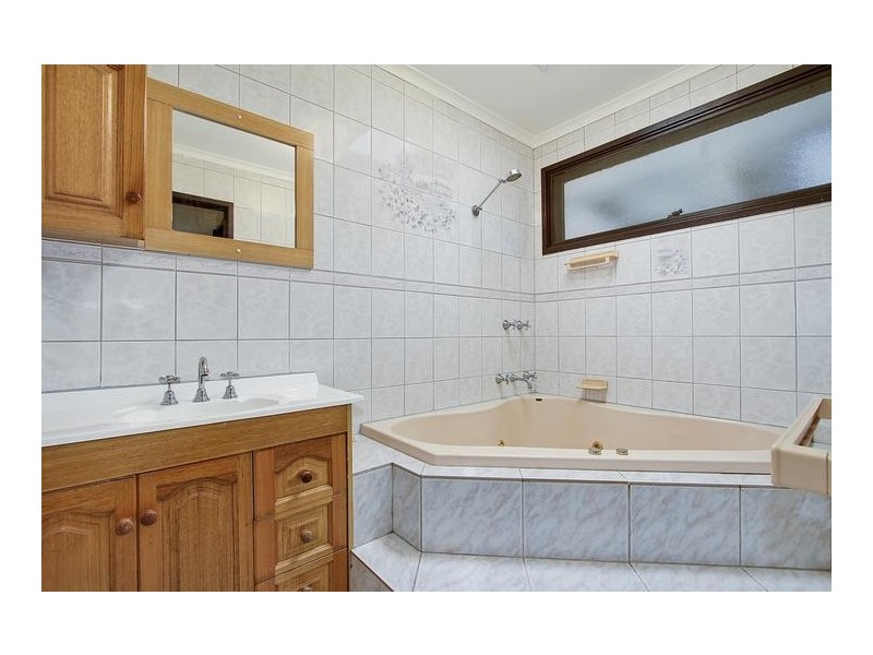 4 Karen Court, Montrose VIC 3765