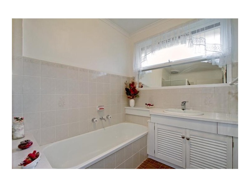 17 Allambanan Drive, Bayswater North VIC 3153