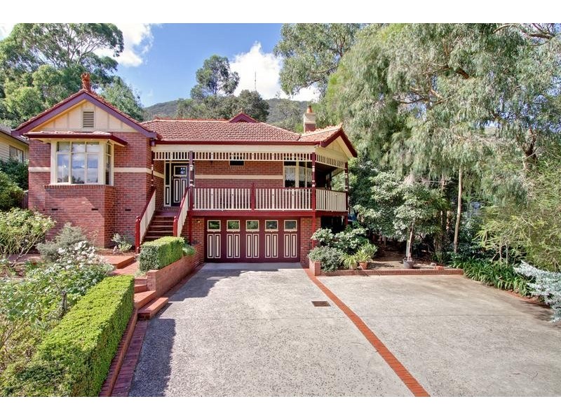 17 Rowe Street, Montrose VIC 3765