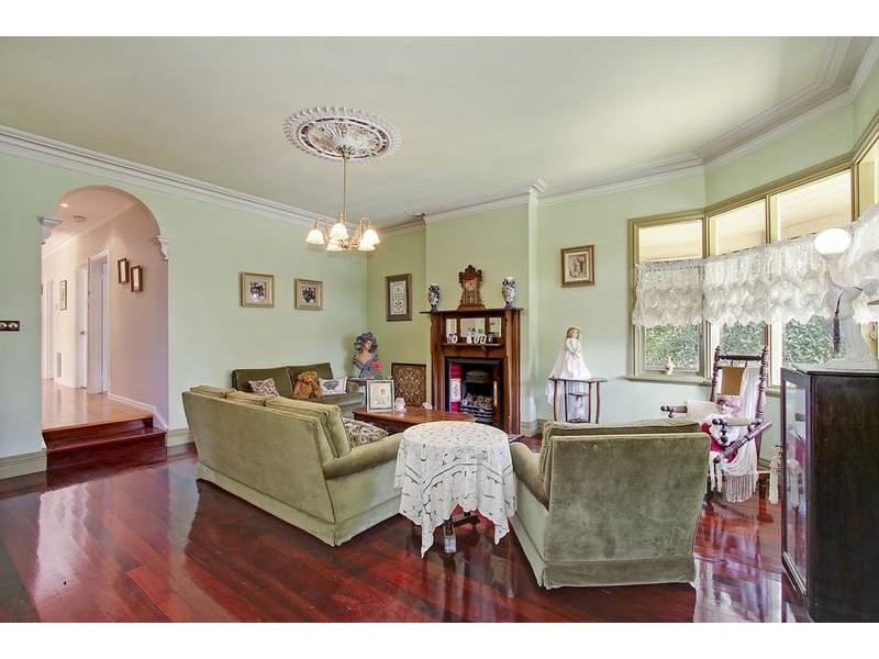 17 Rowe Street, Montrose VIC 3765