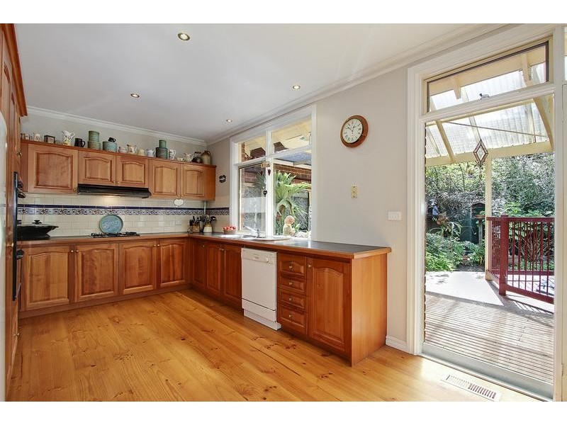 17 Rowe Street, Montrose VIC 3765