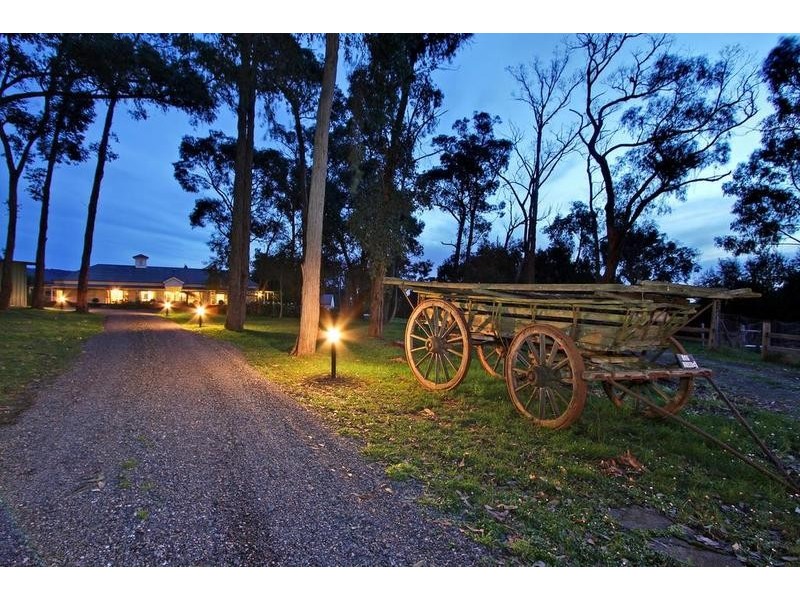 24 Glasgow Road, Kilsyth VIC 3137