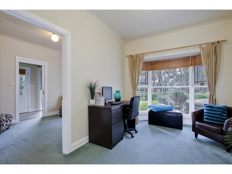 24 Glasgow Road, Kilsyth VIC 3137