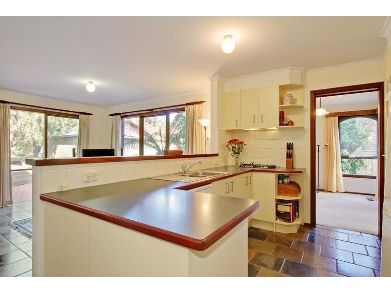 10 The Avenue, Montrose VIC 3765