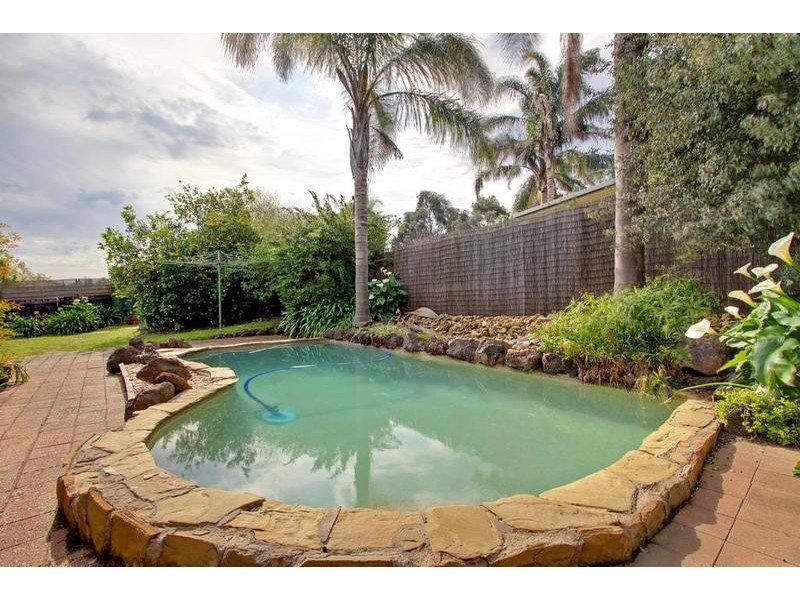 2 Fawkner Court, Mooroolbark VIC 3138