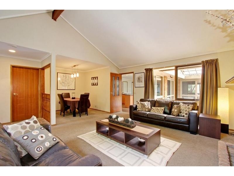 2 Fawkner Court, Mooroolbark VIC 3138