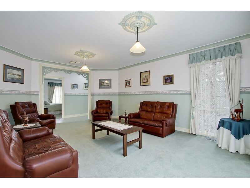 7 Mc Kerral Place, Croydon North VIC 3136