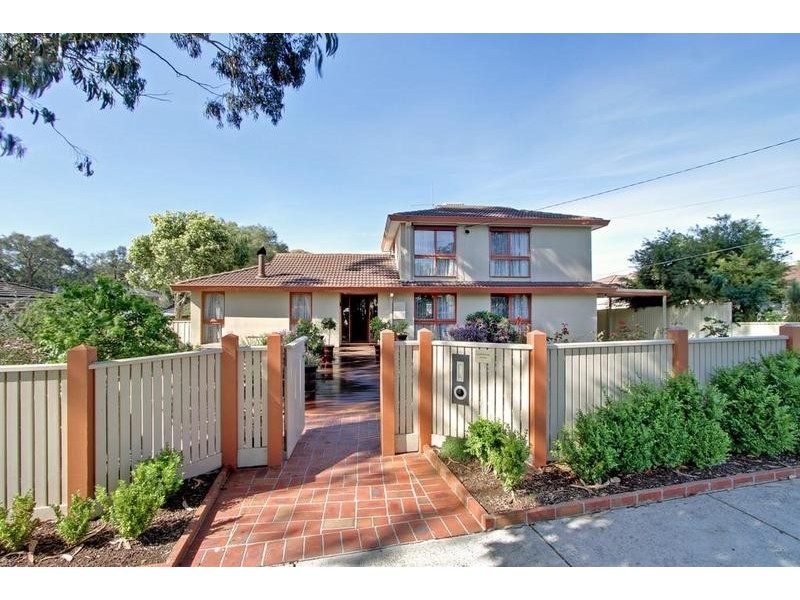 9 Landstrom Quadrant, Kilsyth VIC 3137