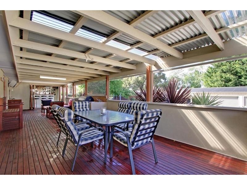 9 Landstrom Quadrant, Kilsyth VIC 3137