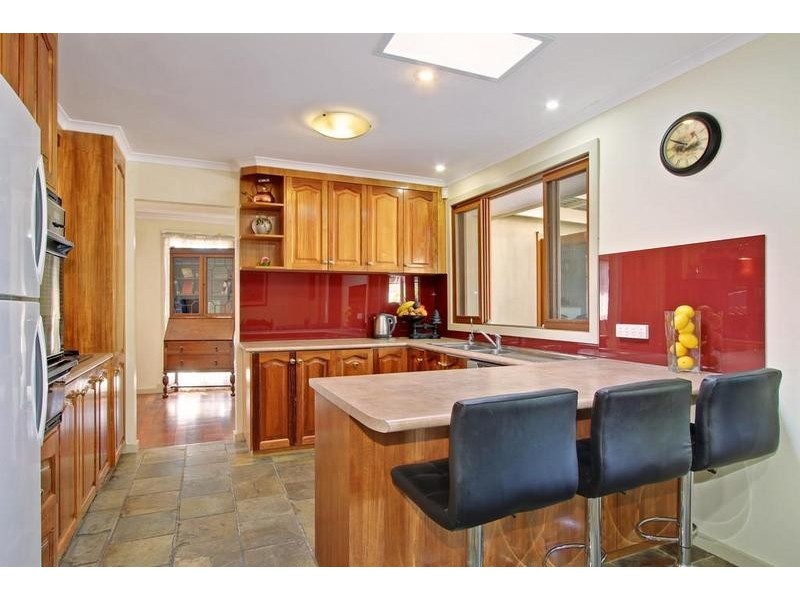 9 Landstrom Quadrant, Kilsyth VIC 3137